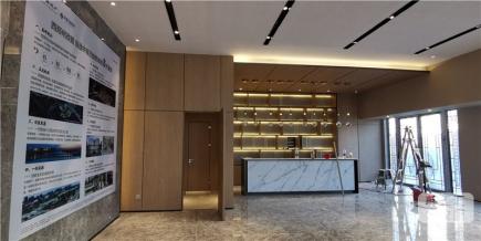 鄭州高新區售樓部木紋裝飾貼膜施工案例—PVC貼膜方法